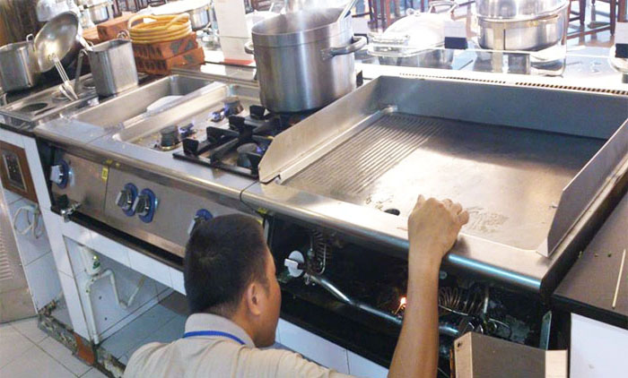 sửa chữa, bảo trì thiết bị bếp công nghiệp định kỳ